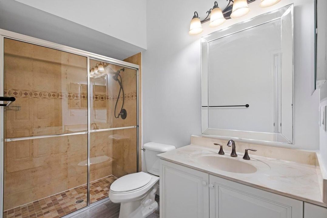 En Renta: $4,200 (4 camas, 3 baños, 2062 Pies cuadrados)