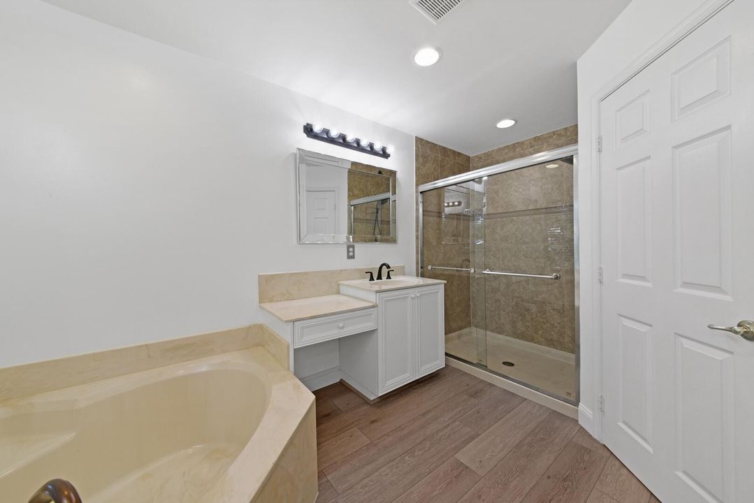 En Renta: $4,200 (4 camas, 3 baños, 2062 Pies cuadrados)