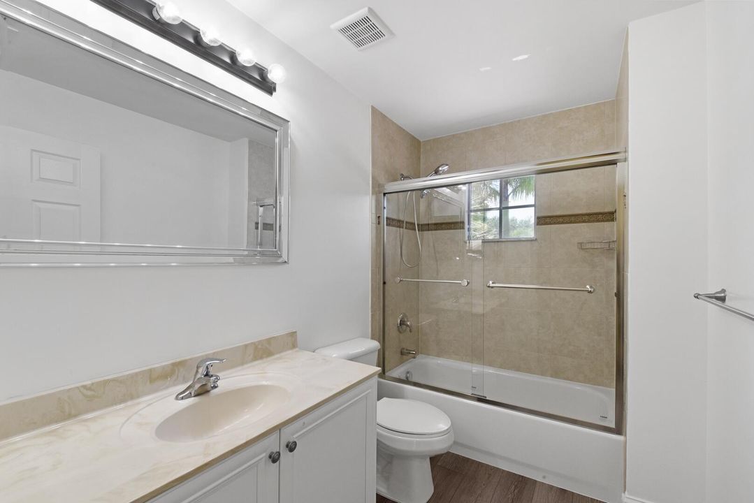 En Renta: $4,200 (4 camas, 3 baños, 2062 Pies cuadrados)