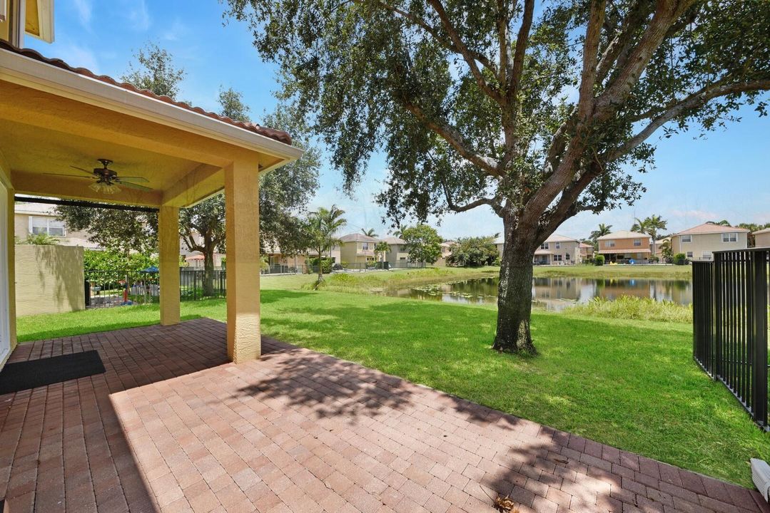 En Renta: $4,200 (4 camas, 3 baños, 2062 Pies cuadrados)