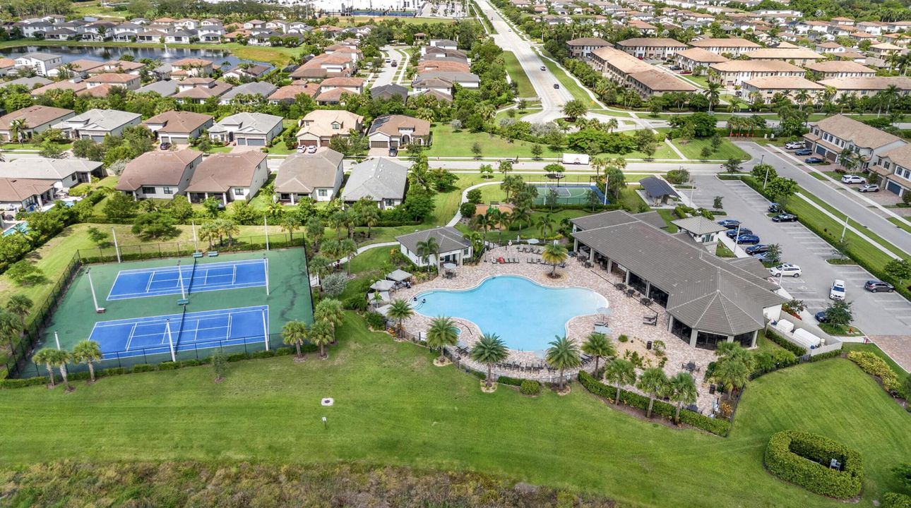 For Sale: $539,000 (3 beds, 2 baths, 1826 Square Feet)