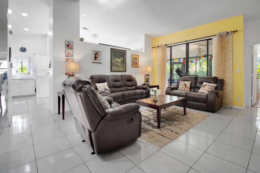 For Sale: $420,000 (3 beds, 2 baths, 1818 Square Feet)