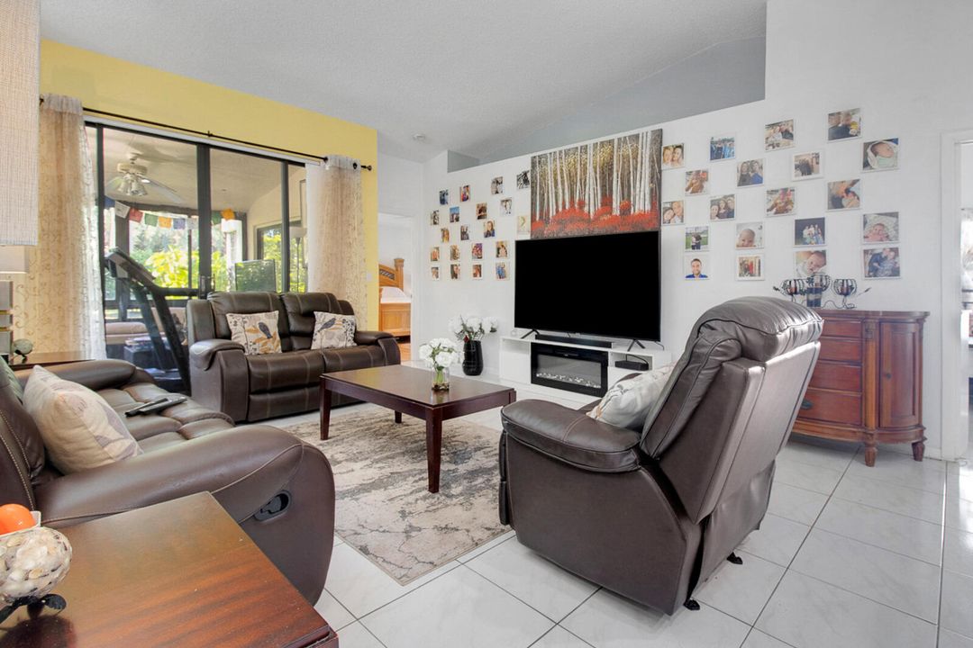 For Sale: $420,000 (3 beds, 2 baths, 1818 Square Feet)