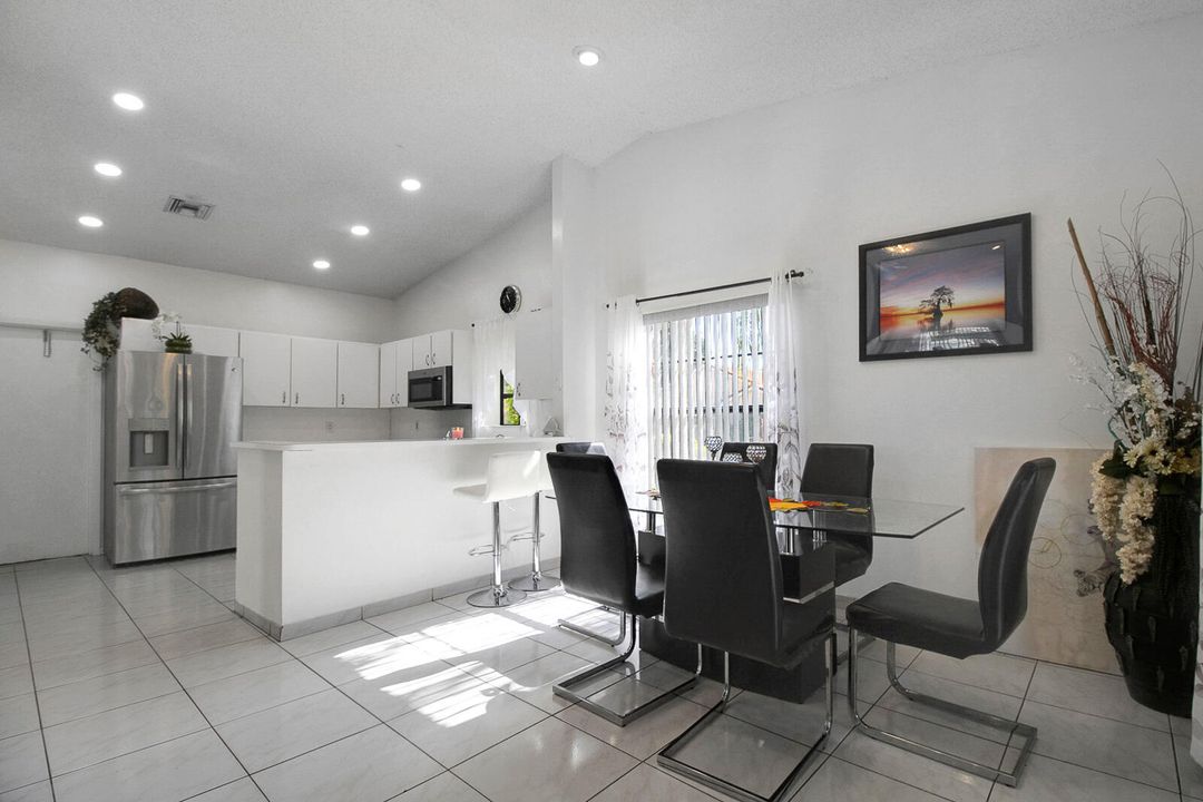 For Sale: $420,000 (3 beds, 2 baths, 1818 Square Feet)