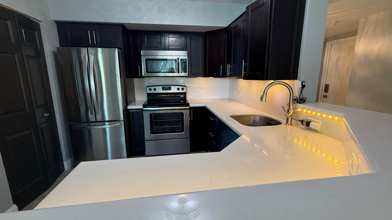 For Rent: $2,600 (3 beds, 2 baths, 1233 Square Feet)