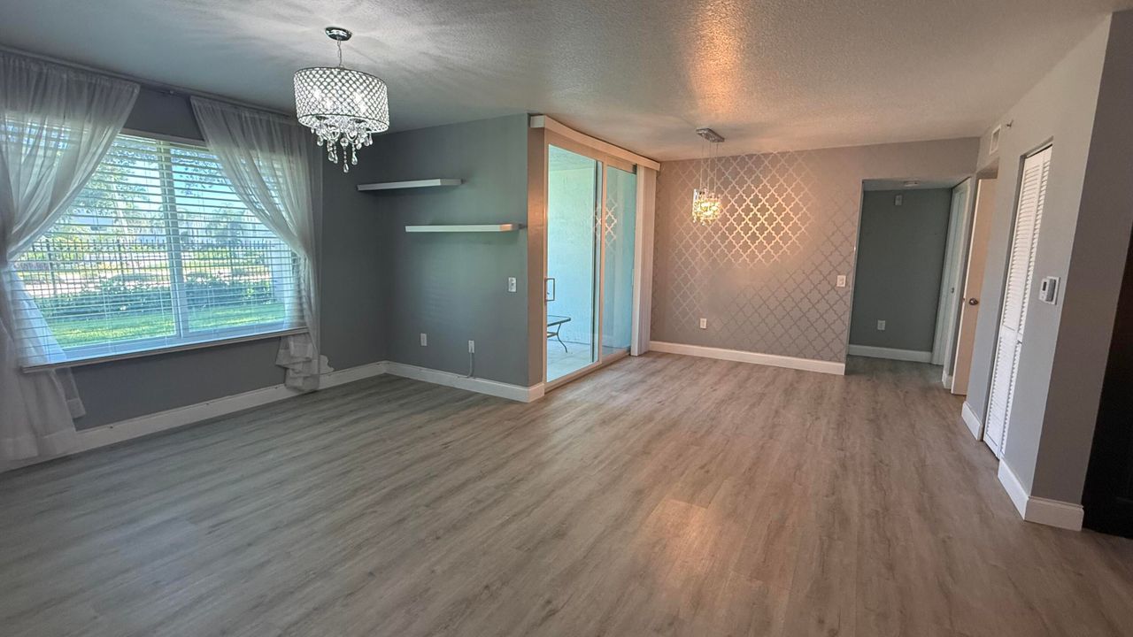 For Rent: $2,600 (3 beds, 2 baths, 1233 Square Feet)