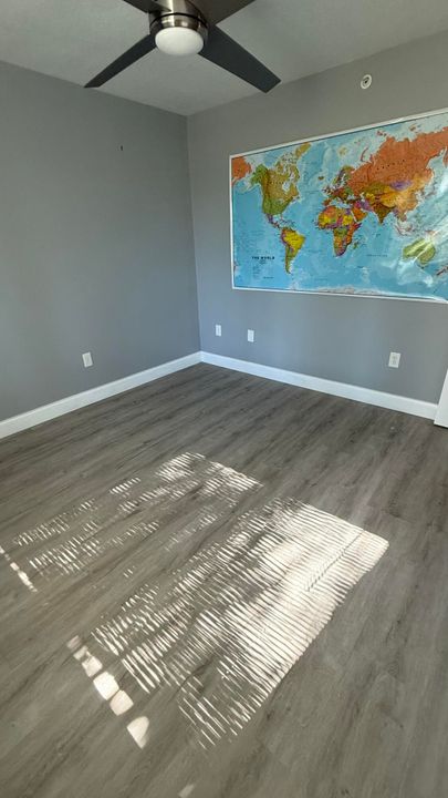 For Rent: $2,600 (3 beds, 2 baths, 1233 Square Feet)