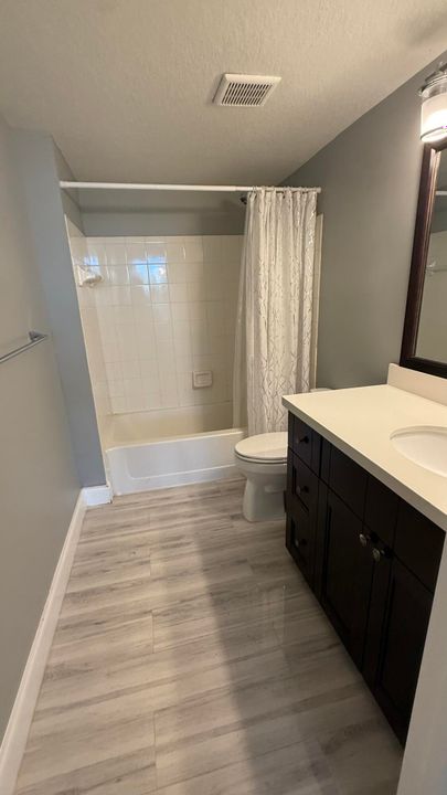 For Rent: $2,600 (3 beds, 2 baths, 1233 Square Feet)