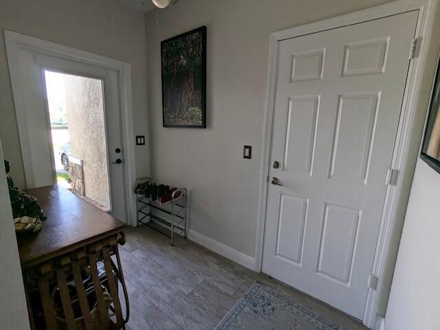 待售: $275,000 (2 贝兹, 2 浴室, 1137 平方英尺)