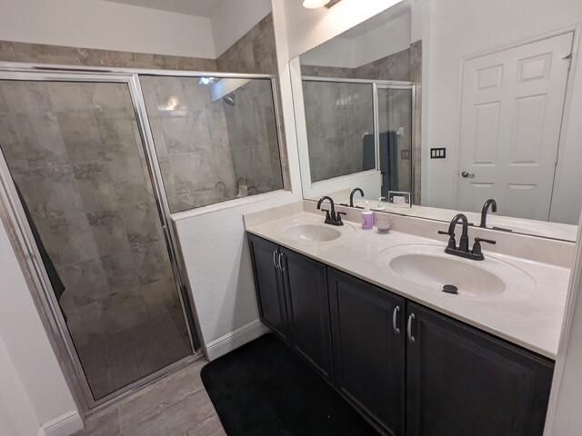 待售: $275,000 (2 贝兹, 2 浴室, 1137 平方英尺)