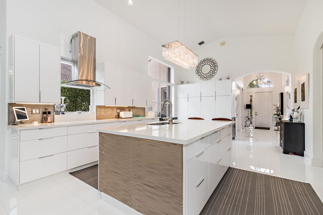 For Rent: $10,000 (3 beds, 2 baths, 2553 Square Feet)