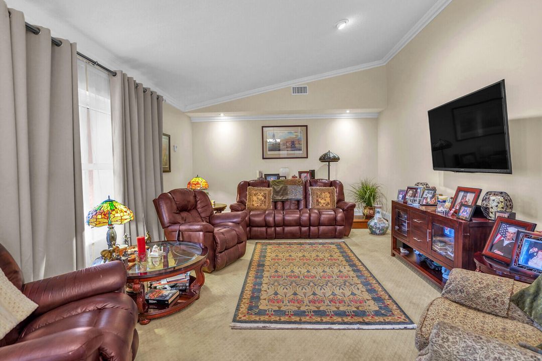 For Sale: $875,000 (4 beds, 2 baths, 2604 Square Feet)