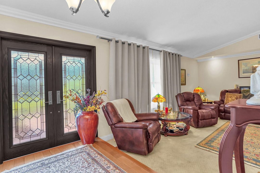 For Sale: $875,000 (4 beds, 2 baths, 2604 Square Feet)