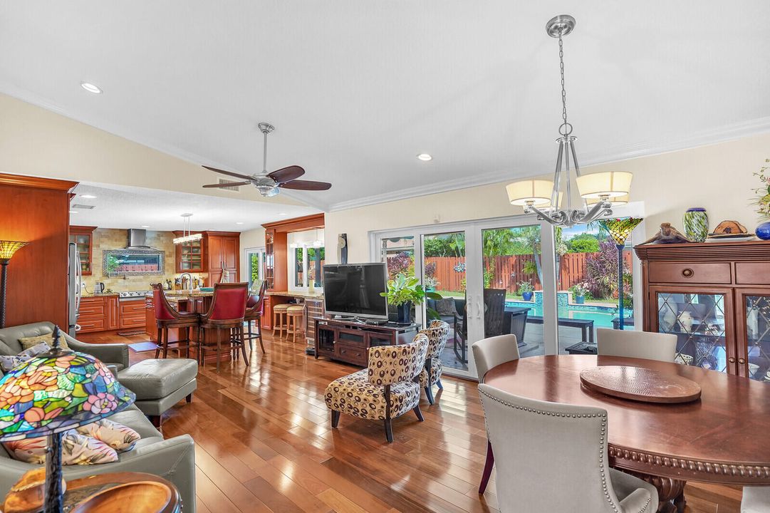 For Sale: $875,000 (4 beds, 2 baths, 2604 Square Feet)