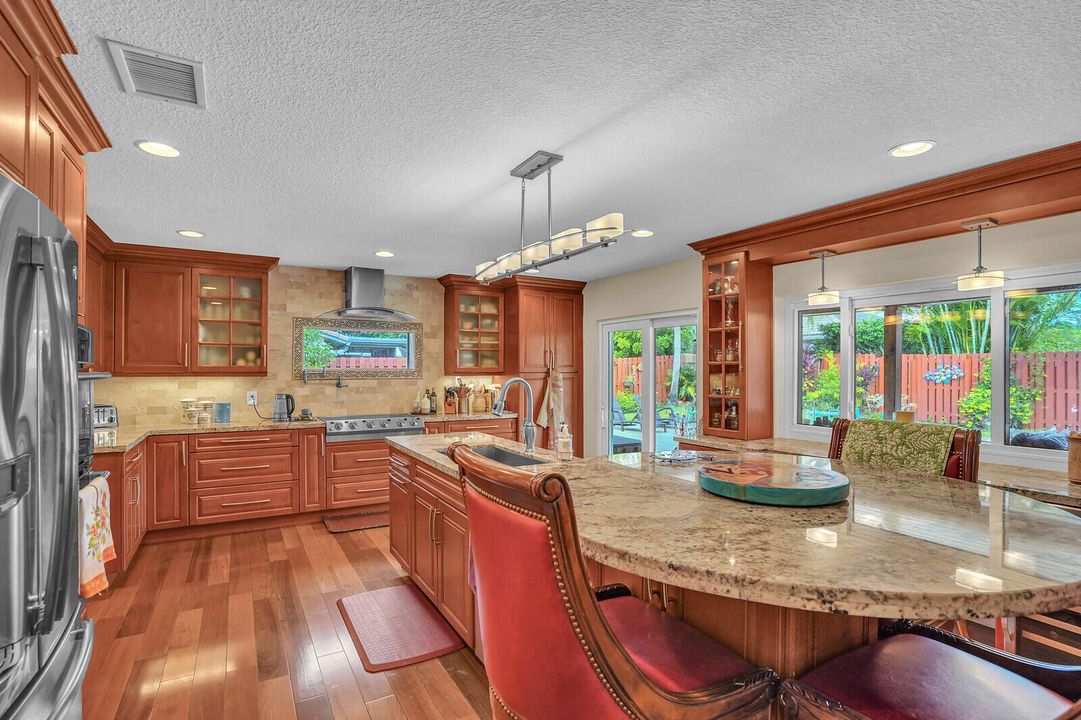 For Sale: $875,000 (4 beds, 2 baths, 2604 Square Feet)