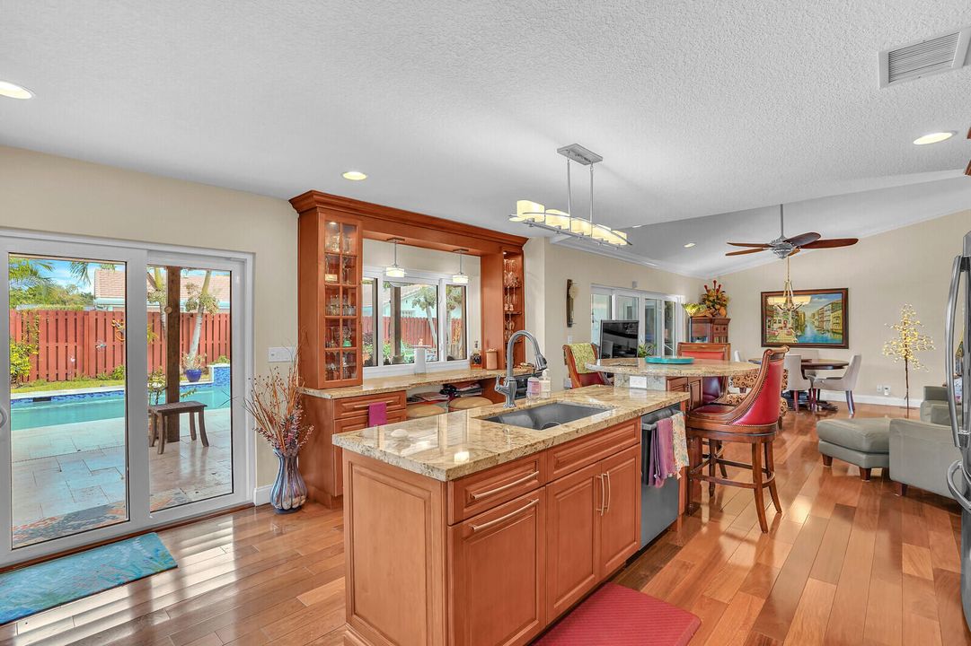 For Sale: $875,000 (4 beds, 2 baths, 2604 Square Feet)