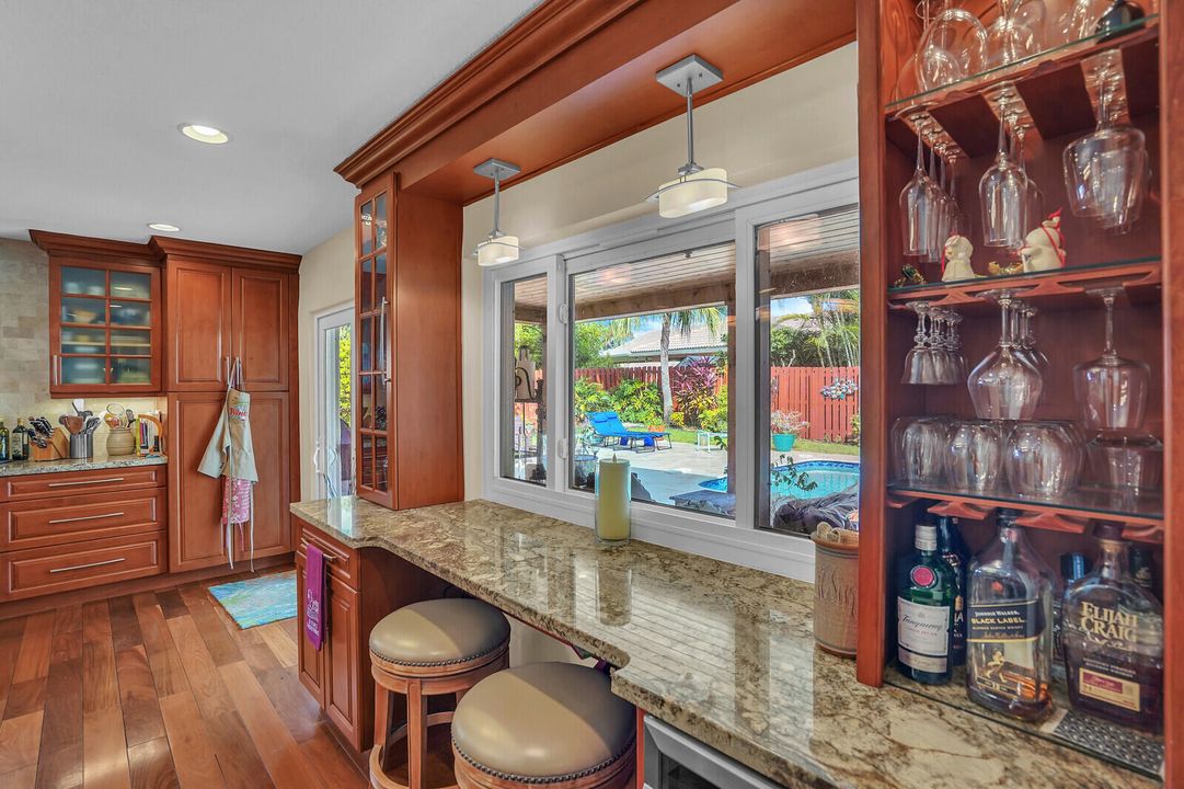 For Sale: $875,000 (4 beds, 2 baths, 2604 Square Feet)