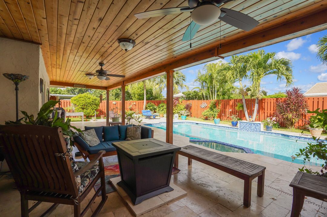 For Sale: $875,000 (4 beds, 2 baths, 2604 Square Feet)