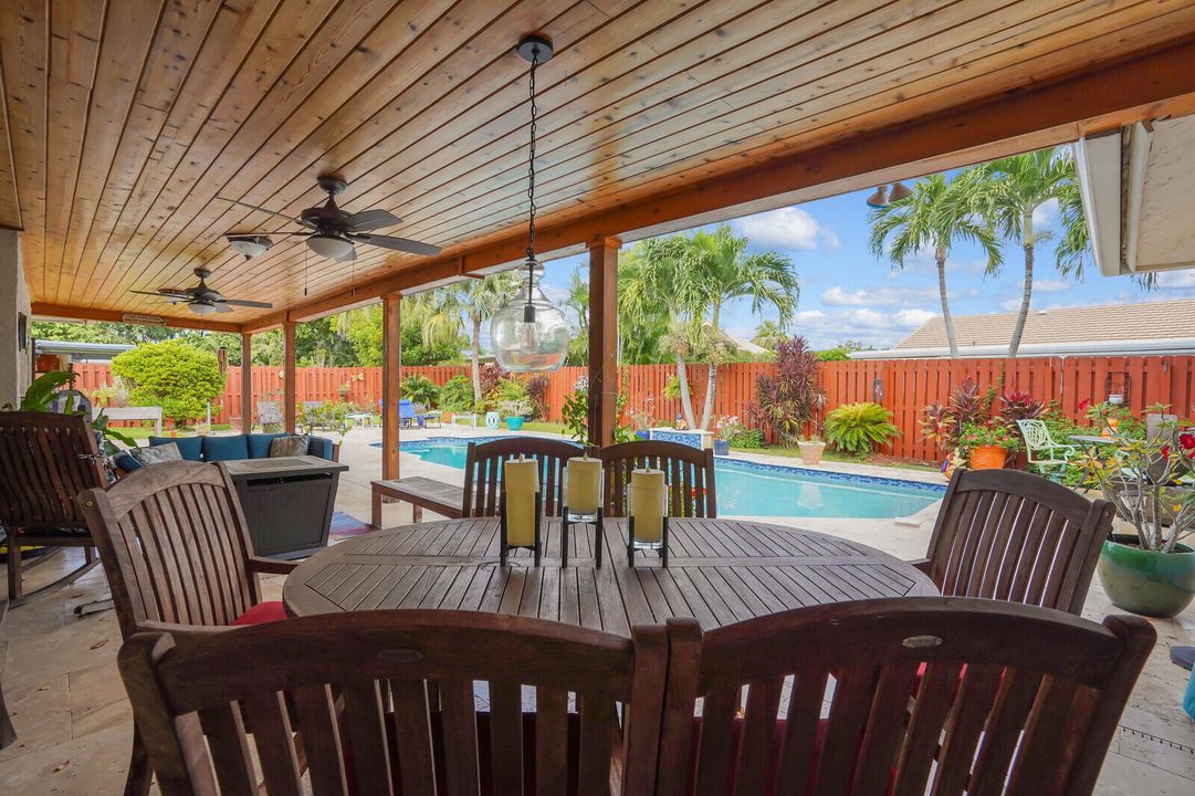 For Sale: $875,000 (4 beds, 2 baths, 2604 Square Feet)