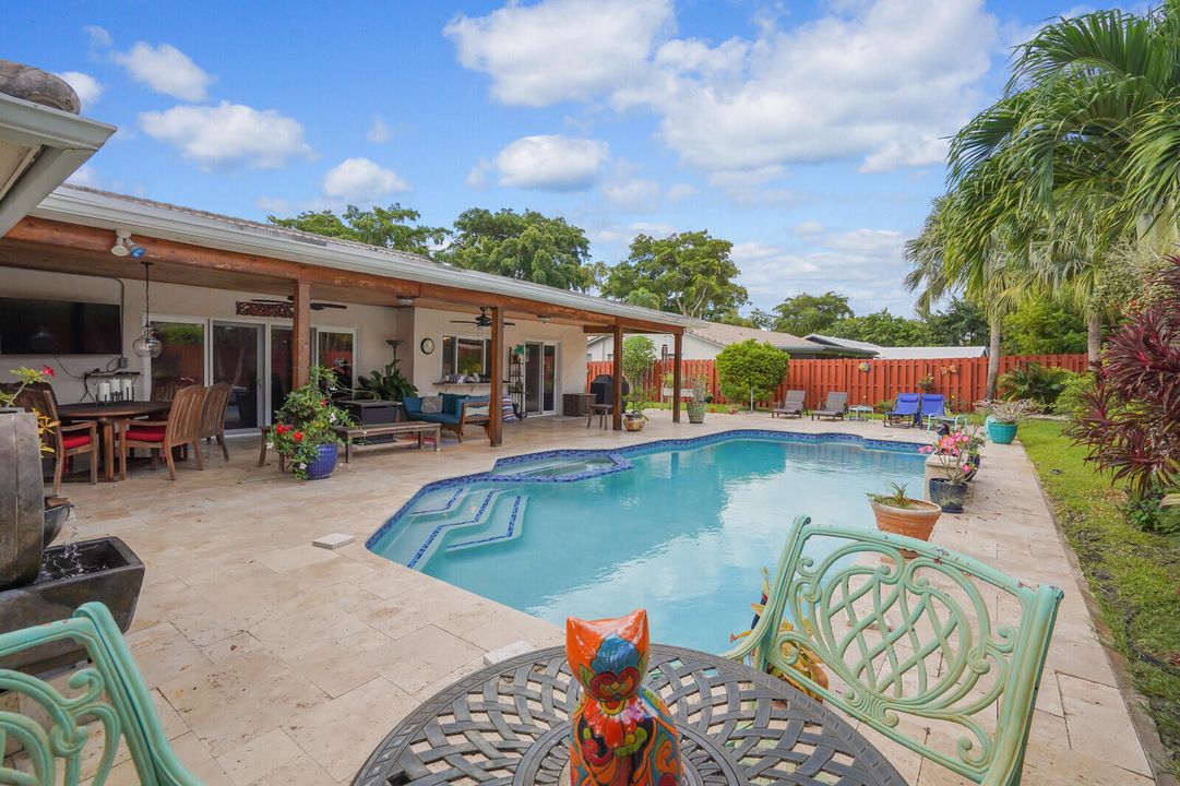 For Sale: $875,000 (4 beds, 2 baths, 2604 Square Feet)