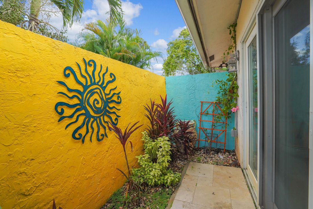 For Sale: $875,000 (4 beds, 2 baths, 2604 Square Feet)