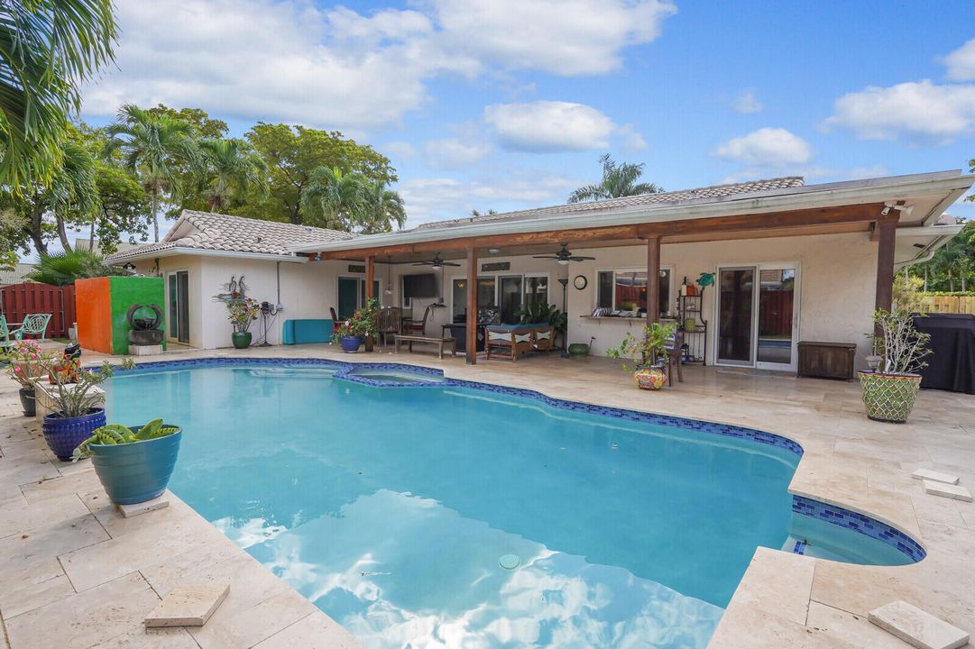 For Sale: $875,000 (4 beds, 2 baths, 2604 Square Feet)