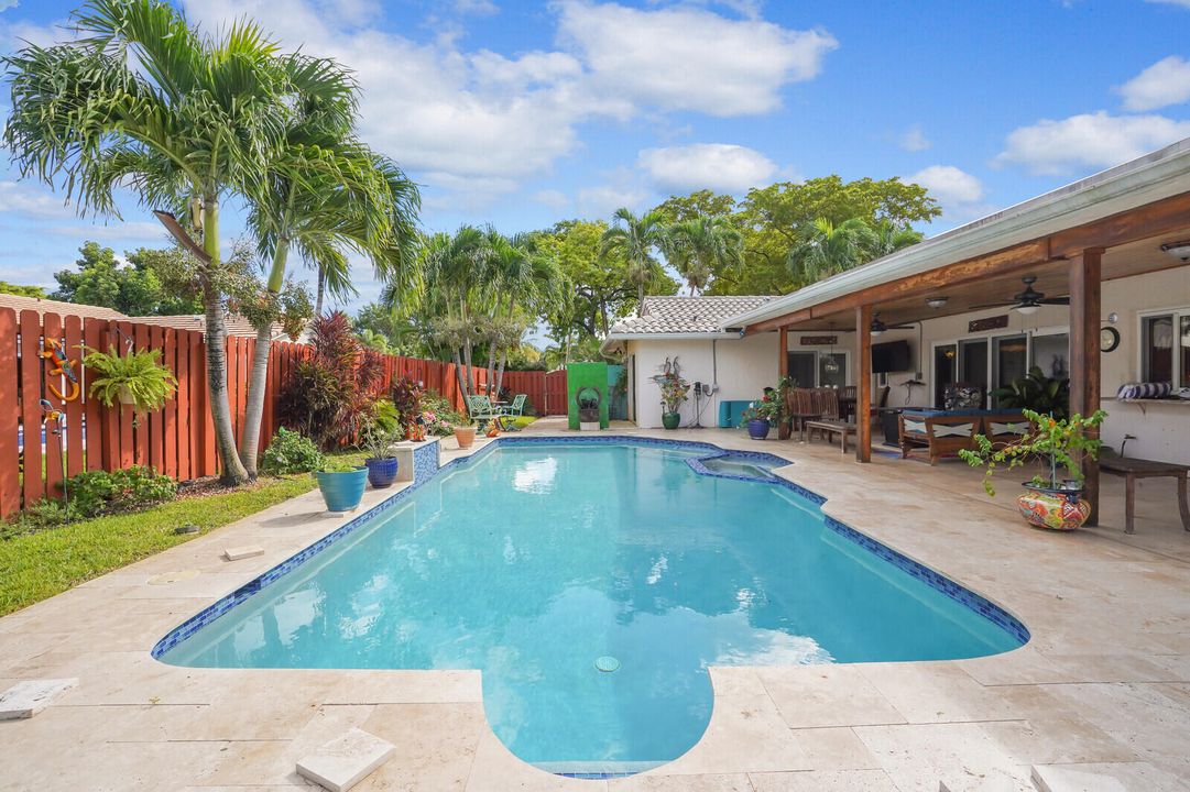 For Sale: $875,000 (4 beds, 2 baths, 2604 Square Feet)