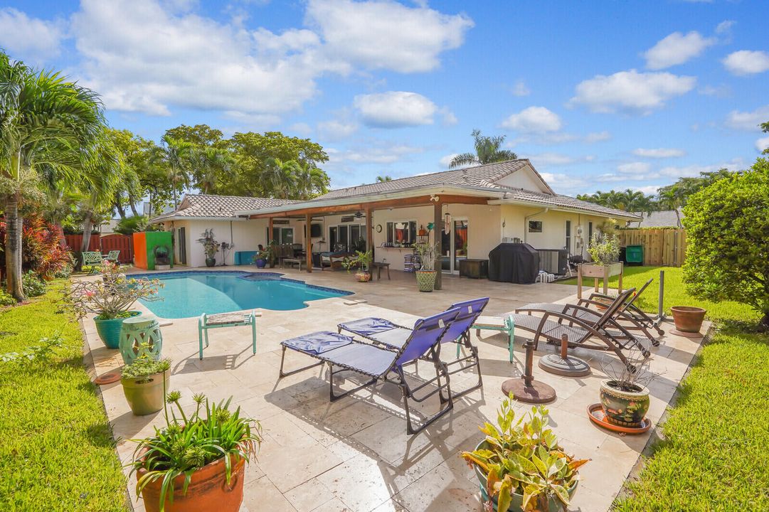 For Sale: $875,000 (4 beds, 2 baths, 2604 Square Feet)