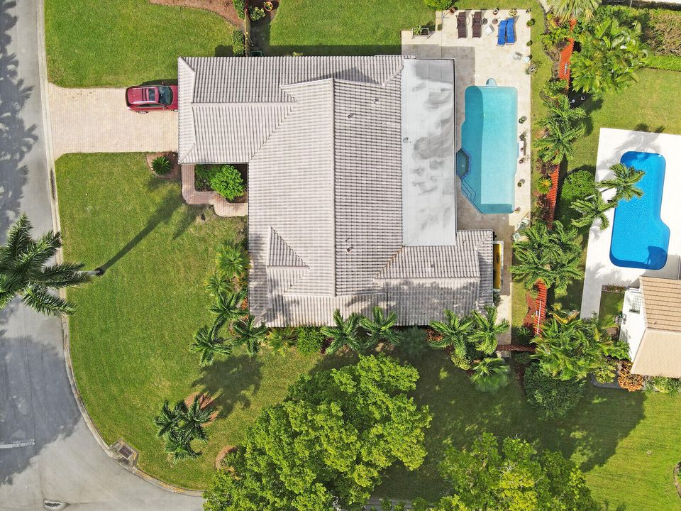 For Sale: $875,000 (4 beds, 2 baths, 2604 Square Feet)