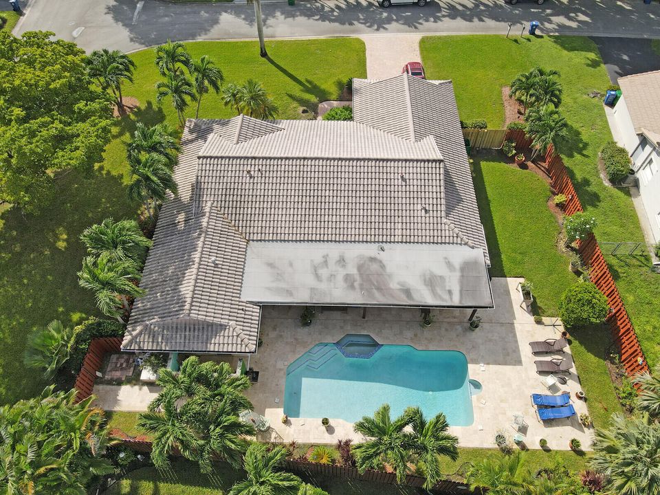 For Sale: $875,000 (4 beds, 2 baths, 2604 Square Feet)