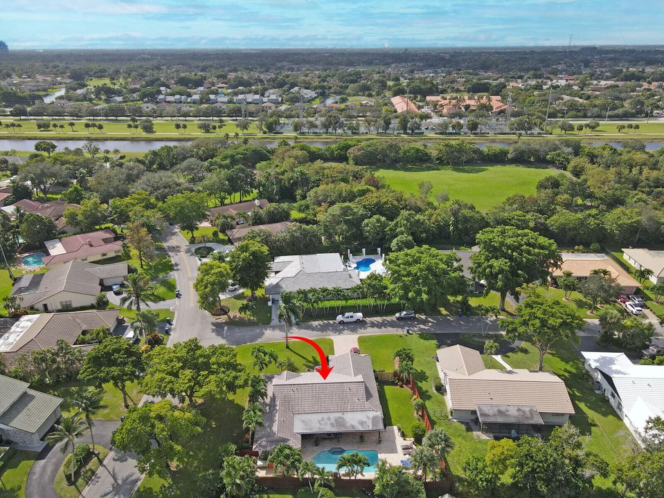 For Sale: $875,000 (4 beds, 2 baths, 2604 Square Feet)