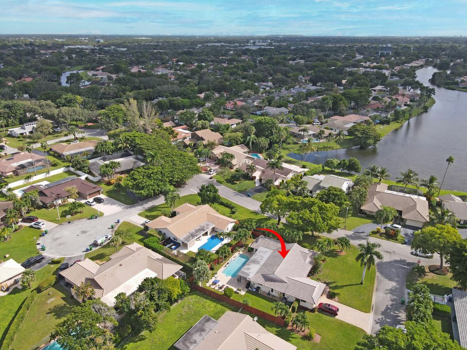 For Sale: $875,000 (4 beds, 2 baths, 2604 Square Feet)