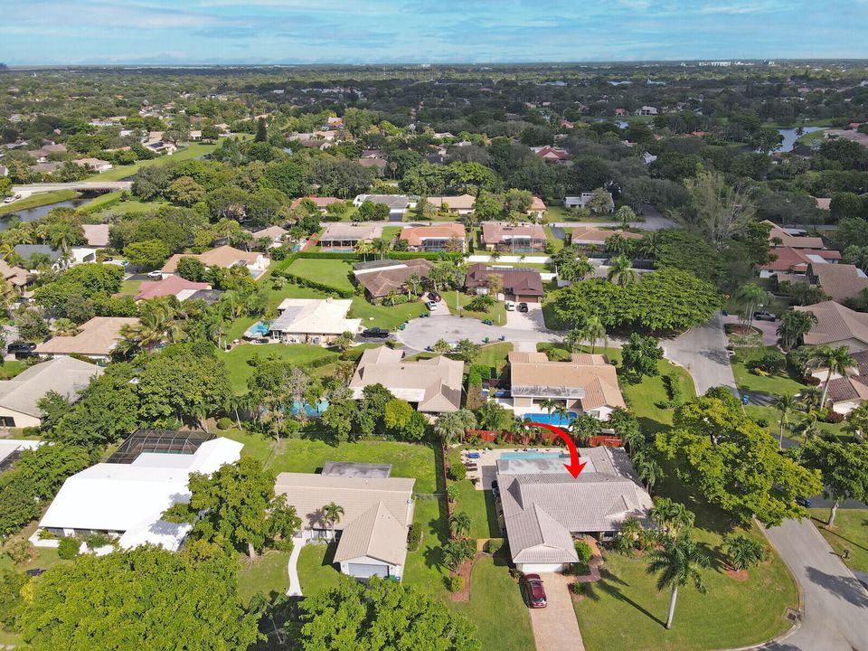 For Sale: $875,000 (4 beds, 2 baths, 2604 Square Feet)