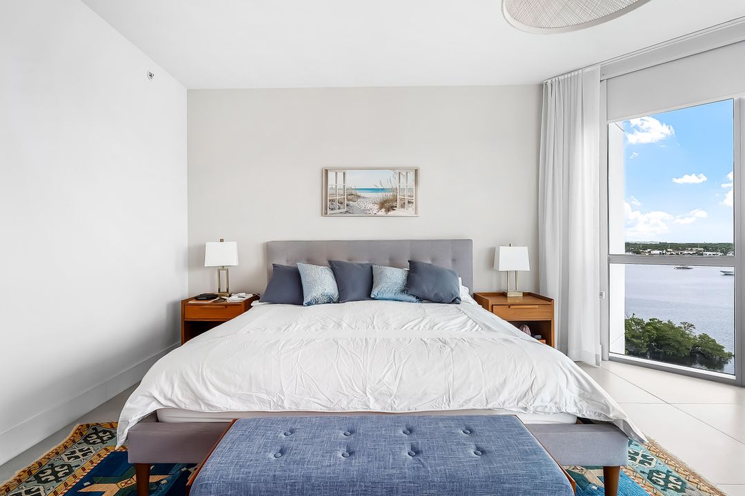 合同活跃: $1,150,000 (2 贝兹, 2 浴室, 1958 平方英尺)