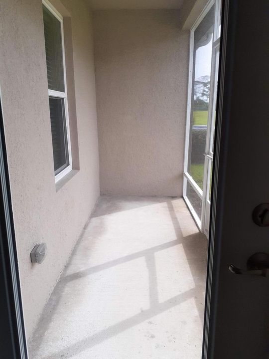 待售: $275,000 (2 贝兹, 2 浴室, 1137 平方英尺)