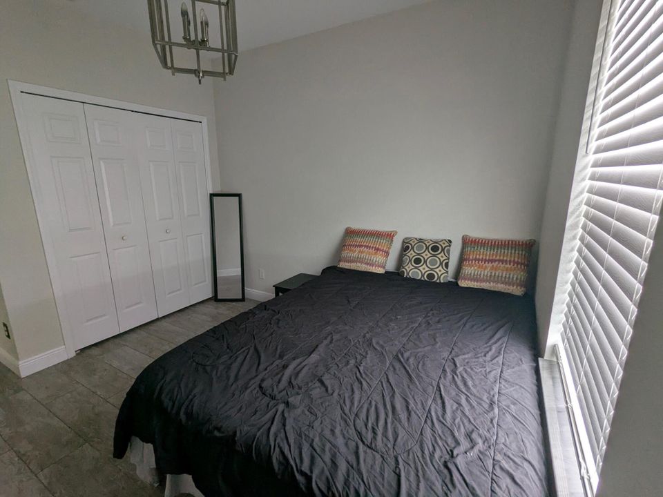 待售: $275,000 (2 贝兹, 2 浴室, 1137 平方英尺)