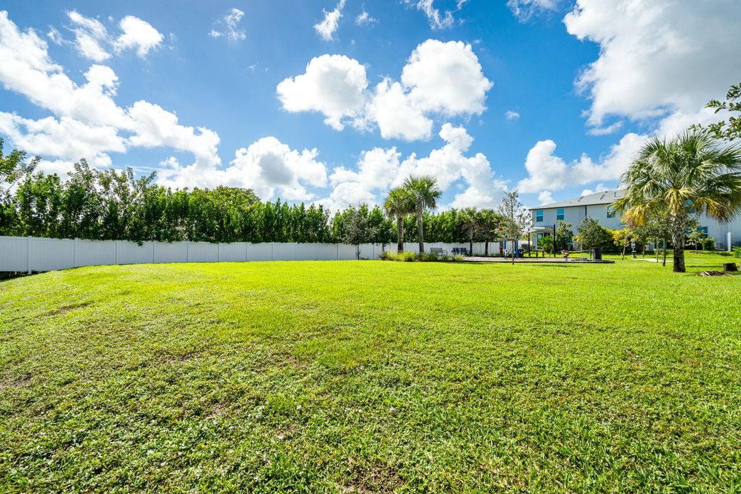 En Venta: $410,000 (3 camas, 2 baños, 1671 Pies cuadrados)