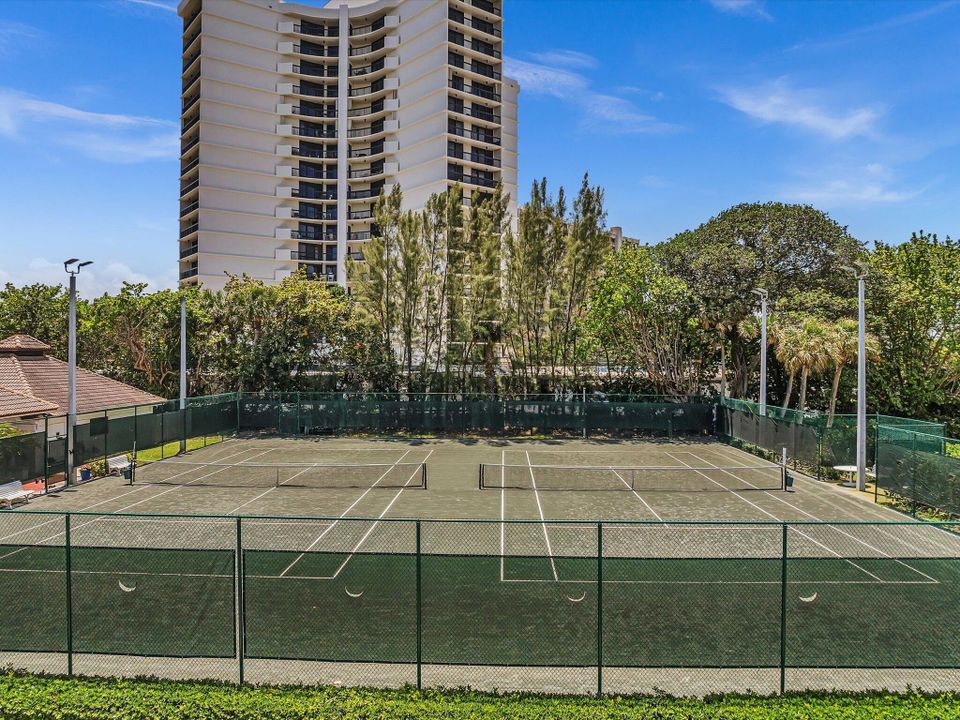 待售: $1,295,000 (3 贝兹, 2 浴室, 2070 平方英尺)