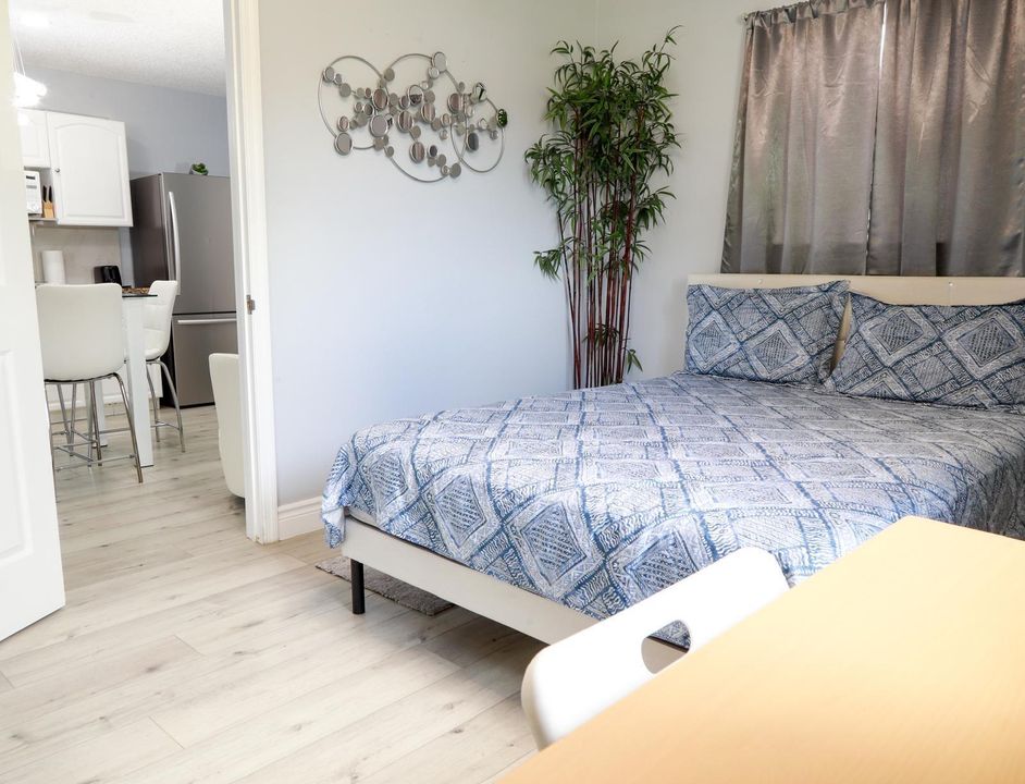 合同活跃: $630,000 (3 贝兹, 2 浴室, 1296 平方英尺)