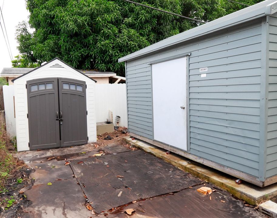 合同活跃: $630,000 (3 贝兹, 2 浴室, 1296 平方英尺)