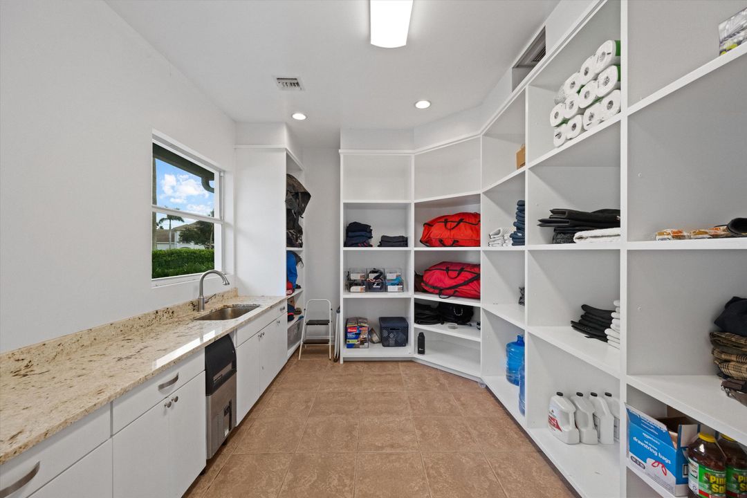 For Sale: $7,500,000 (5 beds, 3 baths, 3781 Square Feet)