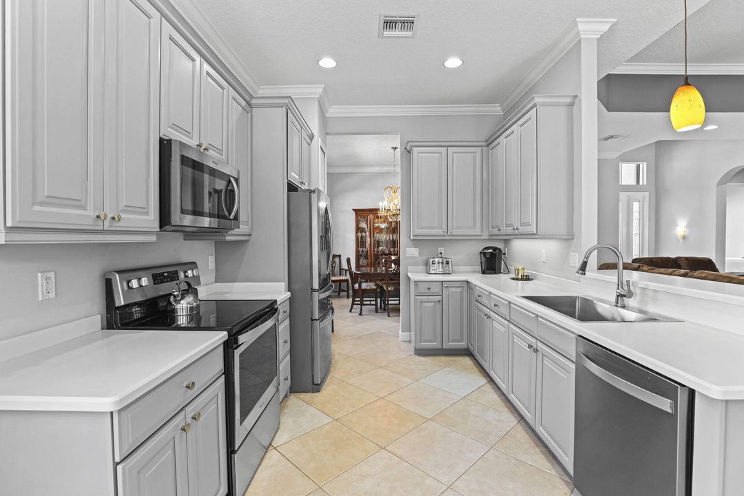 For Sale: $499,900 (3 beds, 3 baths, 1864 Square Feet)