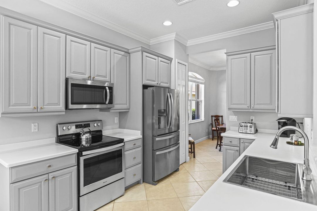 For Sale: $499,900 (3 beds, 3 baths, 1864 Square Feet)