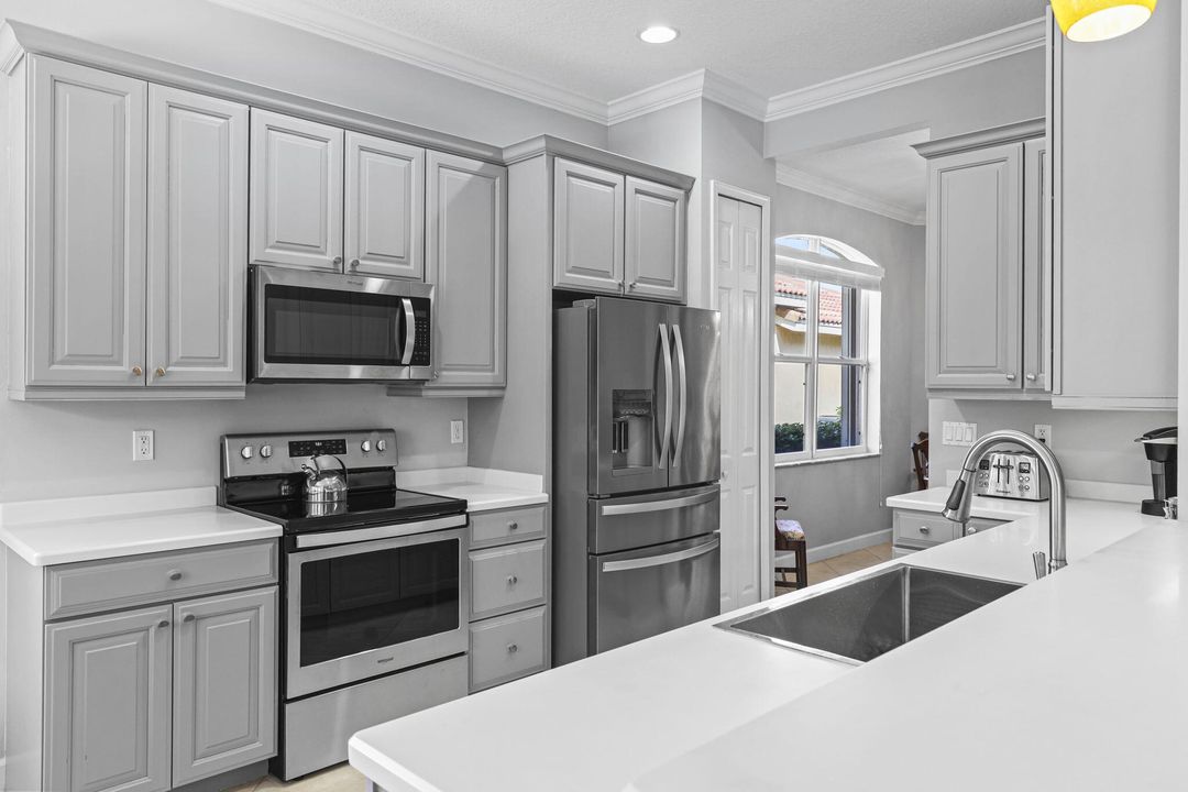 For Sale: $499,900 (3 beds, 3 baths, 1864 Square Feet)