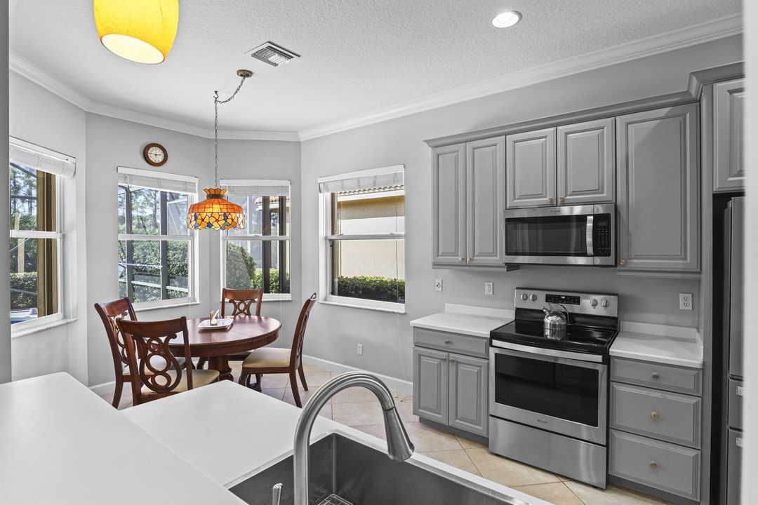 For Sale: $499,900 (3 beds, 3 baths, 1864 Square Feet)