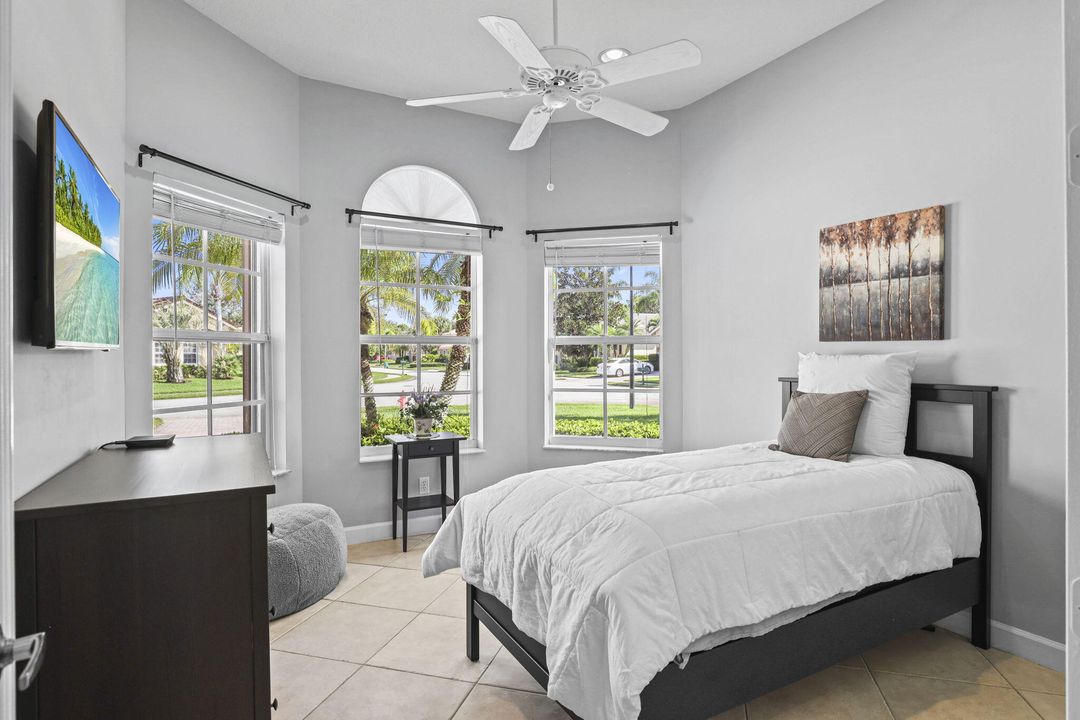 For Sale: $499,900 (3 beds, 3 baths, 1864 Square Feet)