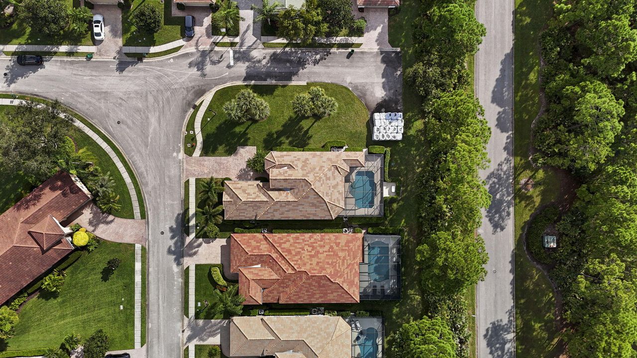 For Sale: $499,900 (3 beds, 3 baths, 1864 Square Feet)