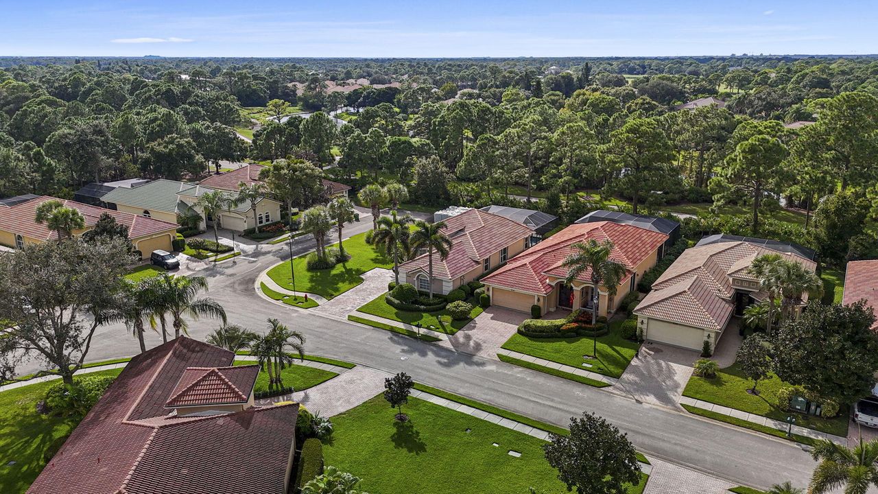 For Sale: $499,900 (3 beds, 3 baths, 1864 Square Feet)