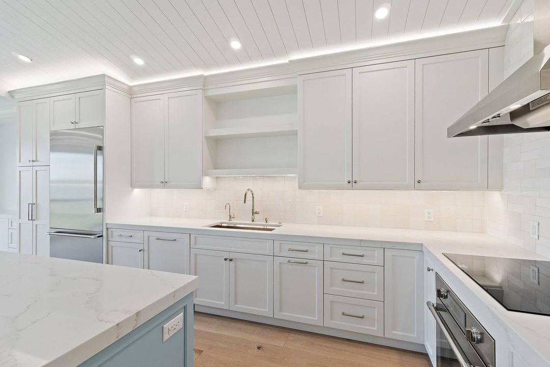 Active With Contract: $2,395,000 (2 beds, 2 baths, 1752 Square Feet)