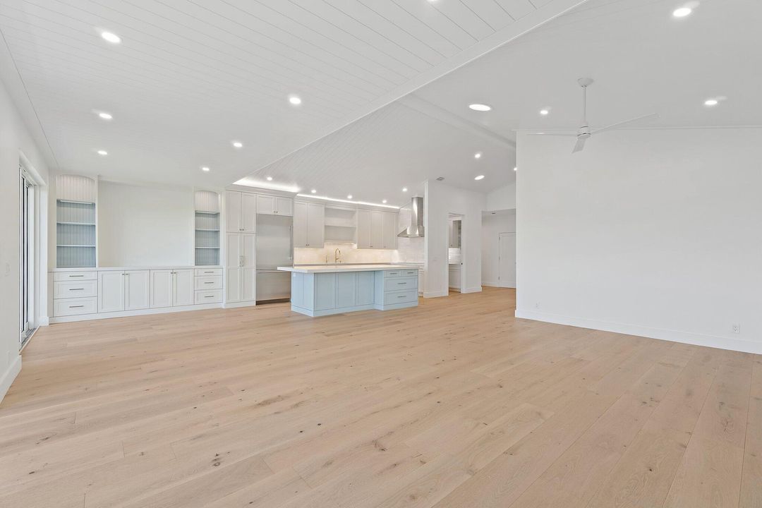 Active With Contract: $2,395,000 (2 beds, 2 baths, 1752 Square Feet)